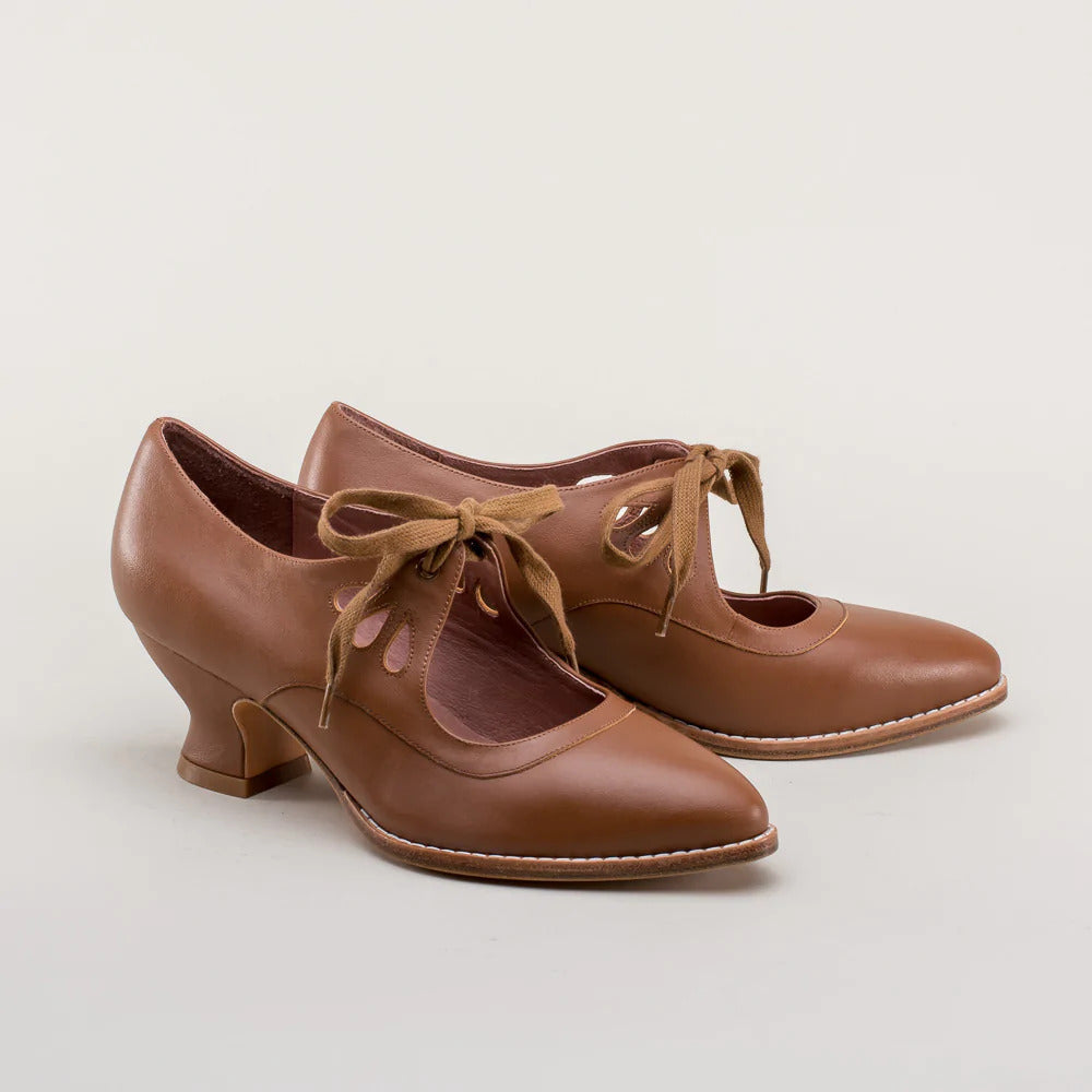 VITTORIA | Retro-Absätze mit Eleganten Schnürsenkeln