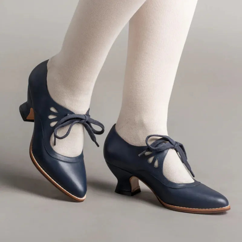 VITTORIA | Retro-Absätze mit Eleganten Schnürsenkeln