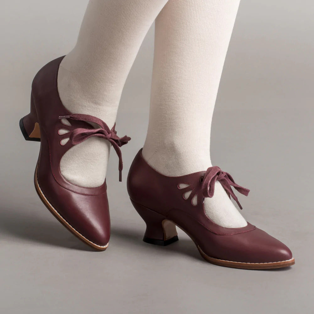 VITTORIA | Retro-Absätze mit Eleganten Schnürsenkeln
