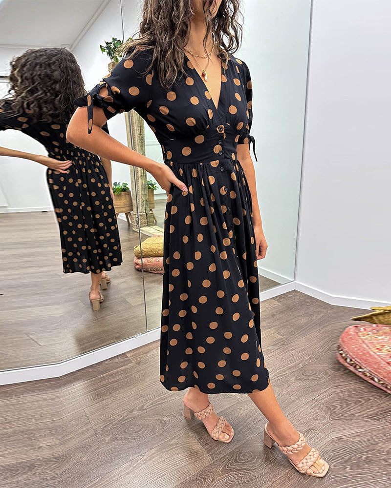 CATERINA | Midi Kleid mit V-Ausschnitt und zeitlosem Punktmuster
