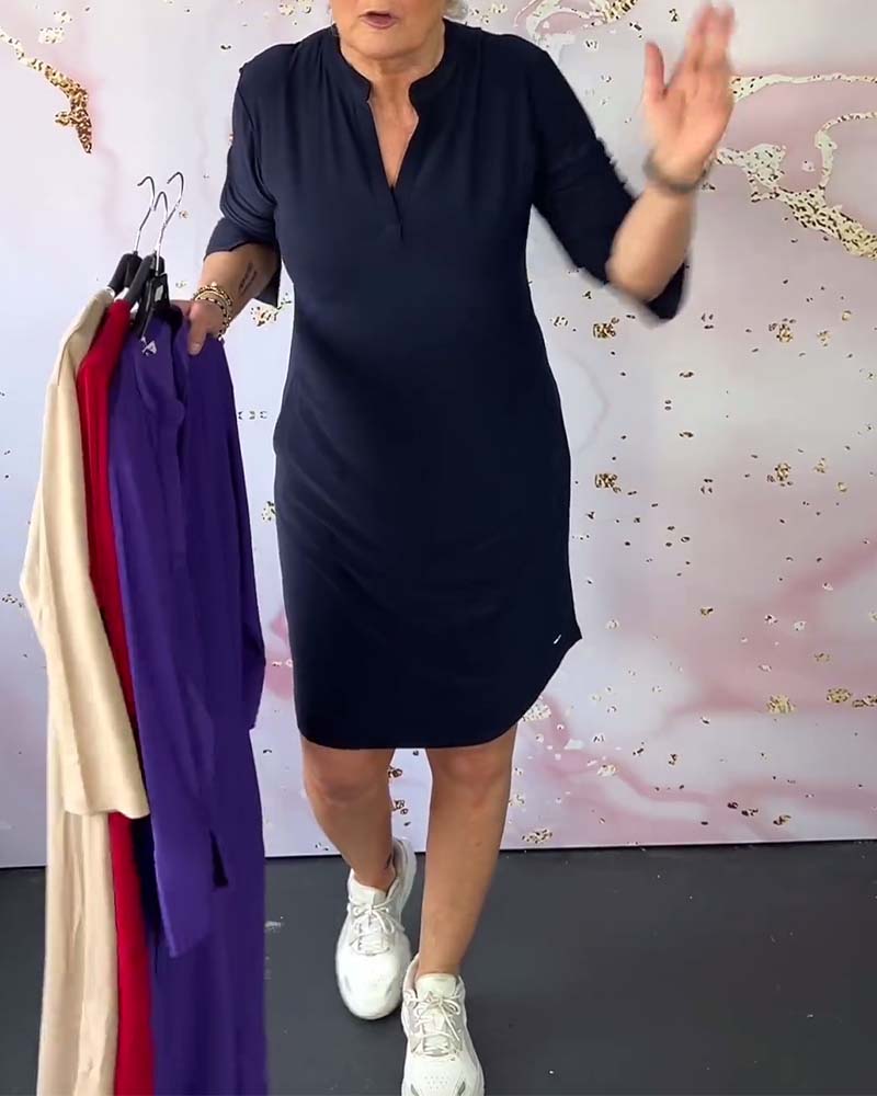Hanneke™ - Einfarbiges Kleid mit V-Ausschnitt