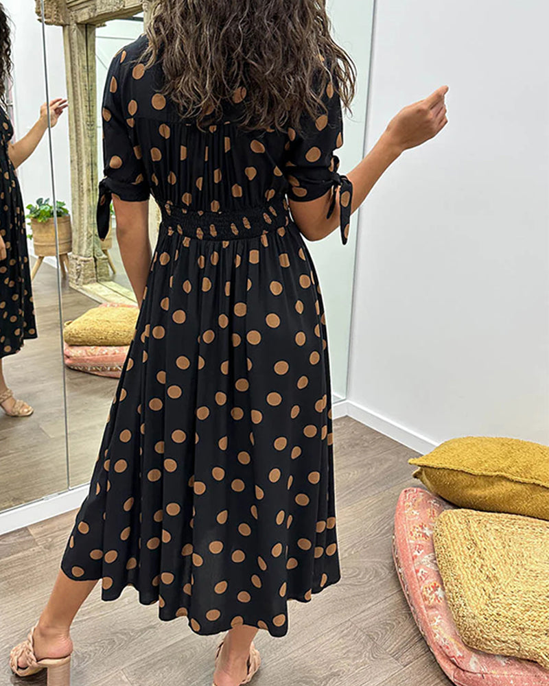 CATERINA | Midi Kleid mit V-Ausschnitt und zeitlosem Punktmuster