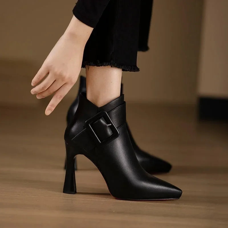 Aveline Stiefeletten mit Schnalle