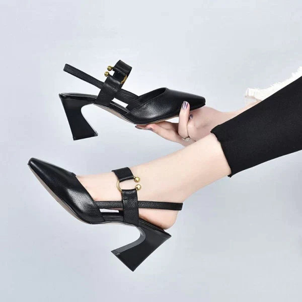 Slingback Pumps mit Absatz – Spitz und Strukturierter Synthetikleder