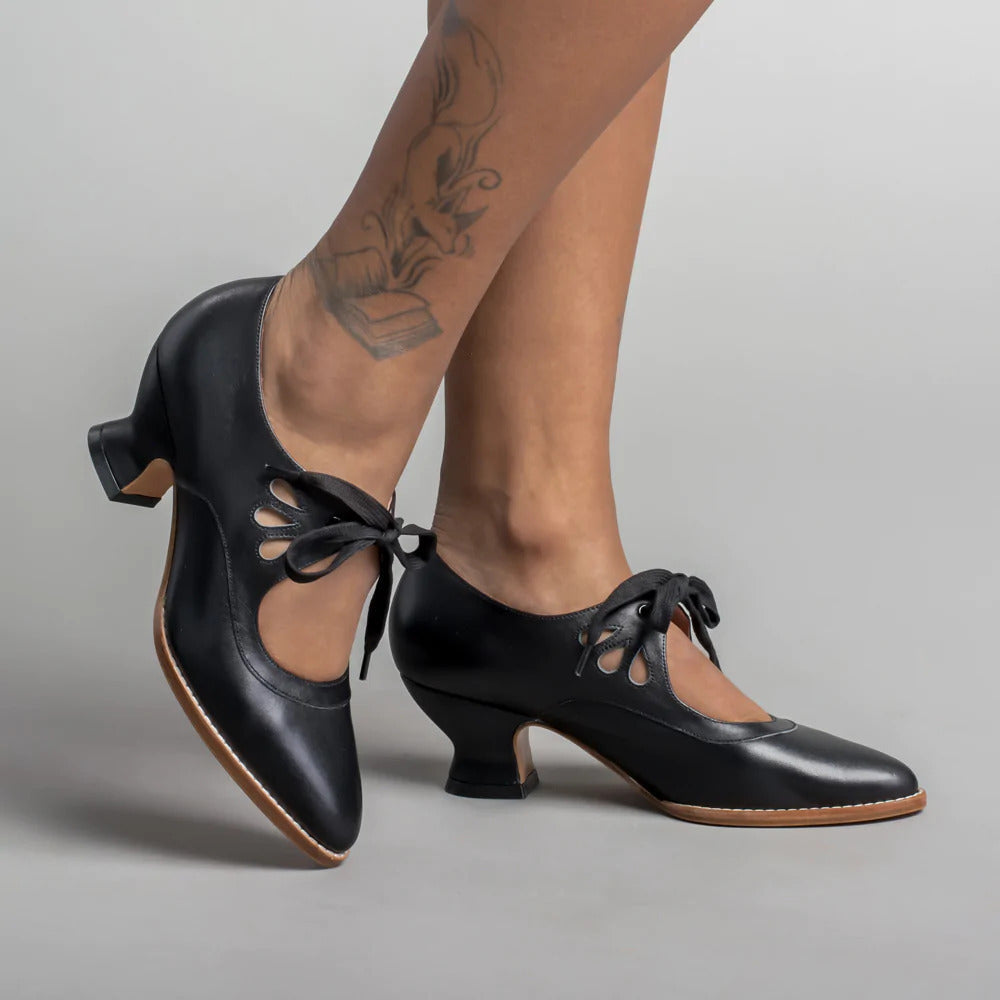 VITTORIA | Retro-Absätze mit Eleganten Schnürsenkeln