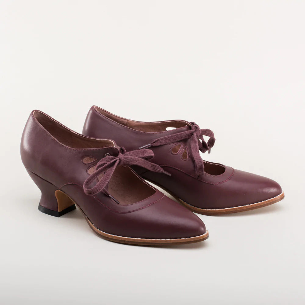 VITTORIA | Retro-Absätze mit Eleganten Schnürsenkeln