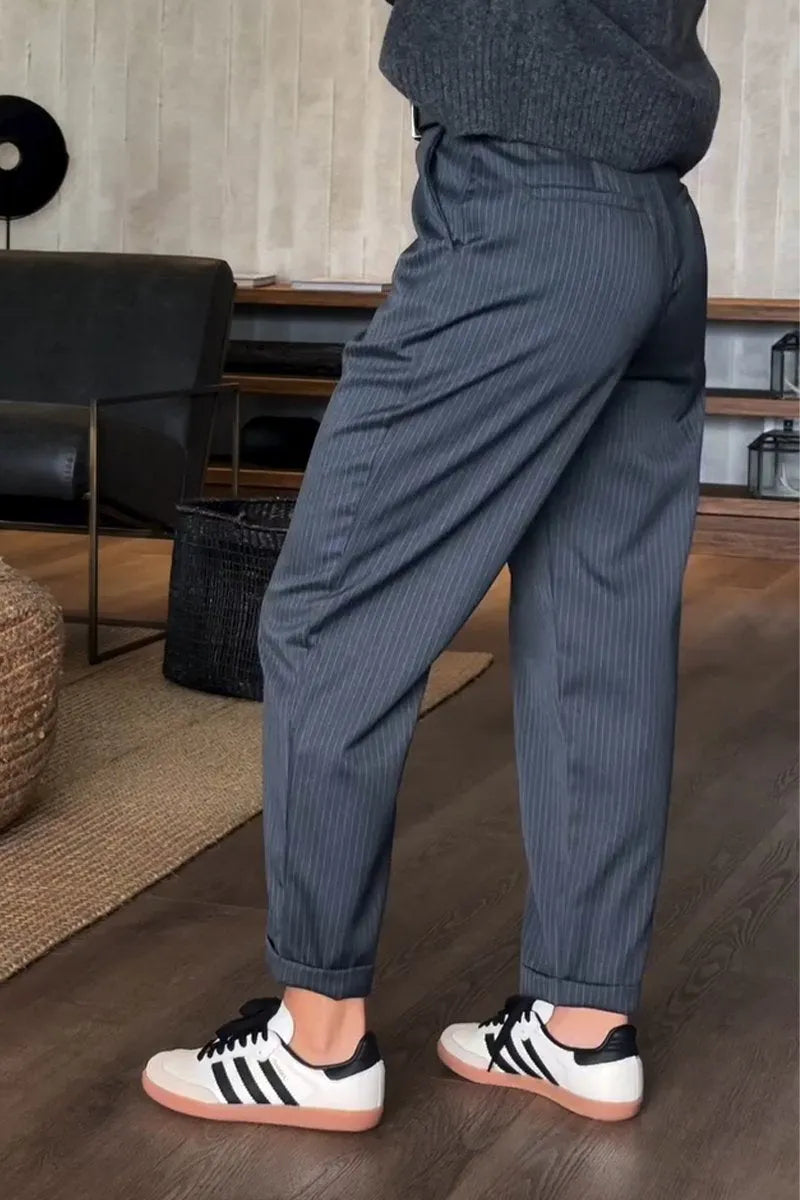 MATHILDA | ELEGANTE, FIGURBETONENDE HOSE MIT STREIFEN