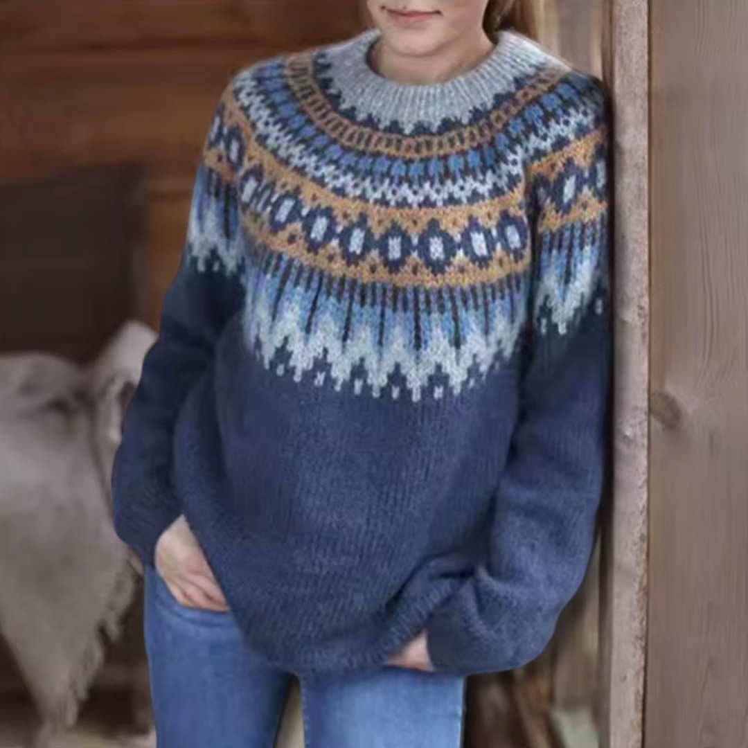 Freya – Winterpullover mit nordischem Design auf den Schultern